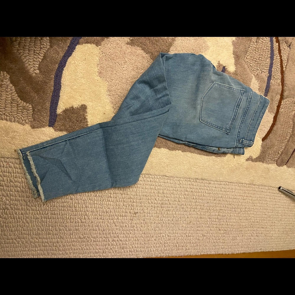 vineyard. ones jeans light wash